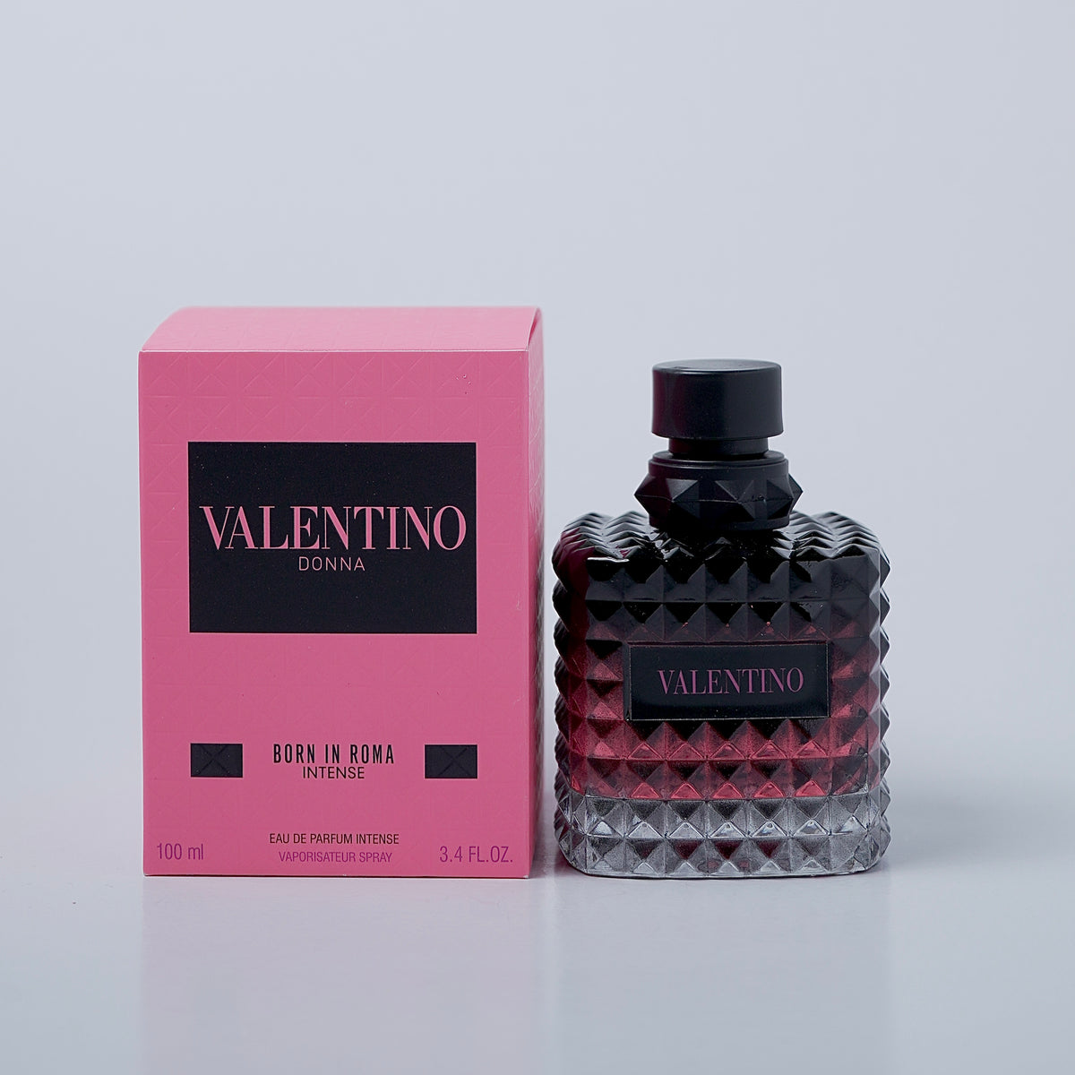 Donna Born In Roma Intense fragrance bottle