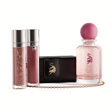 Lavern Beauty Lipgloss + Bag perfume by Lavern Beauty